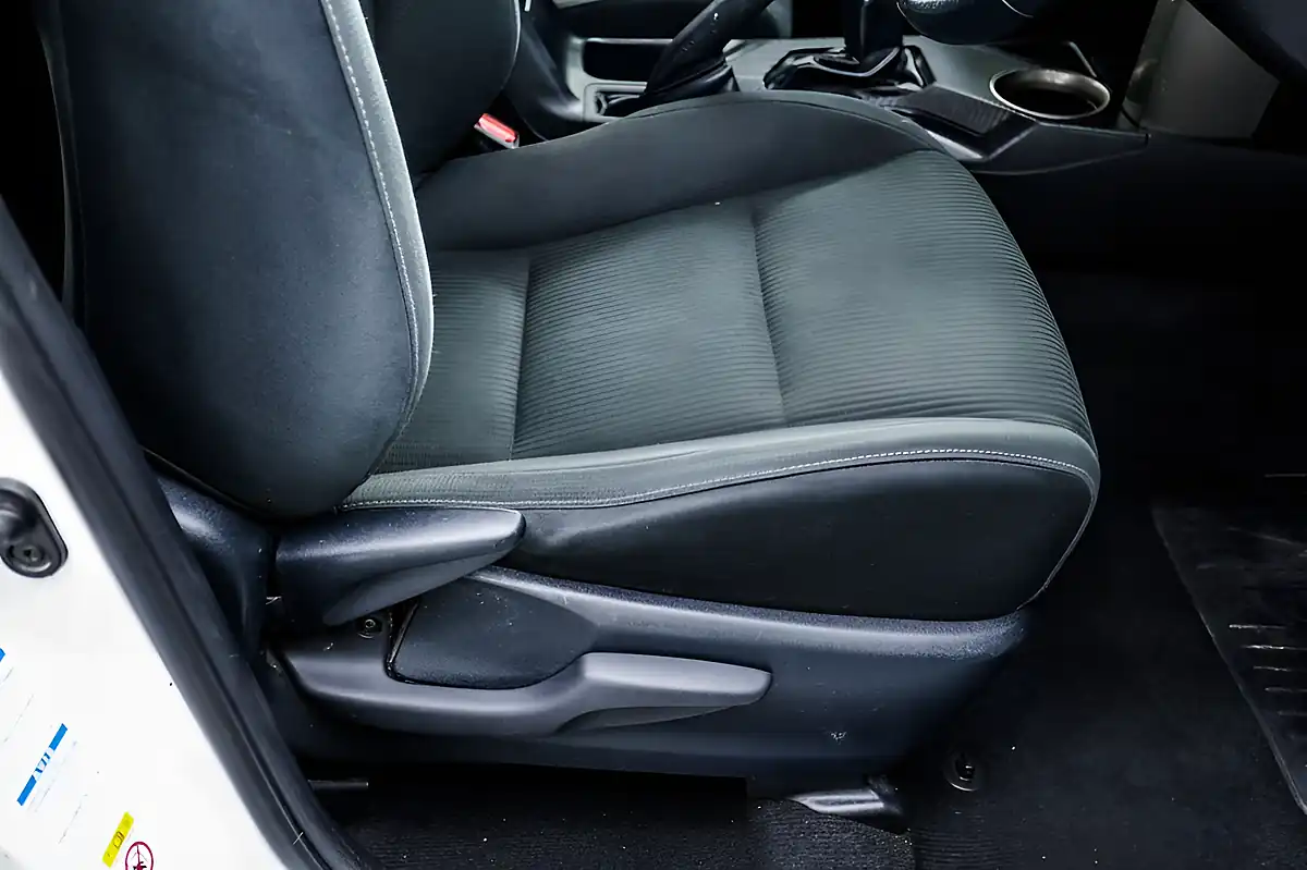 Used 2014 Toyota Rav4 Icon White - Interior and Exterior details 14