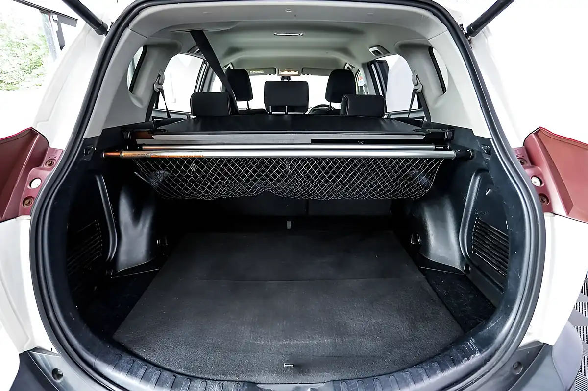 Used 2014 Toyota Rav4 Icon White - Interior and Exterior details 19