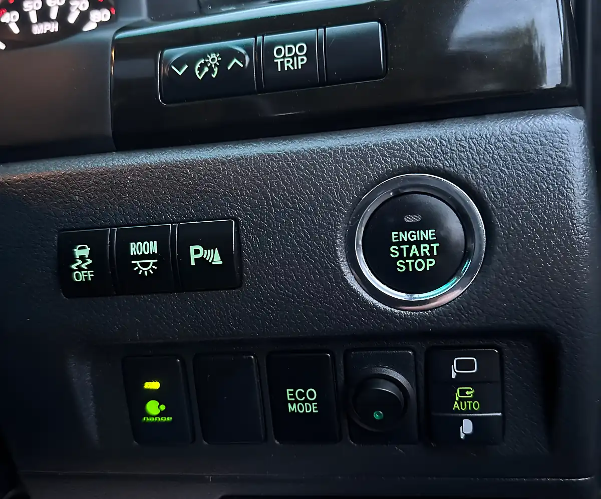 Used 2014 Toyota Vellfire Golden Eyes Edition Black - Interior and Exterior details 10