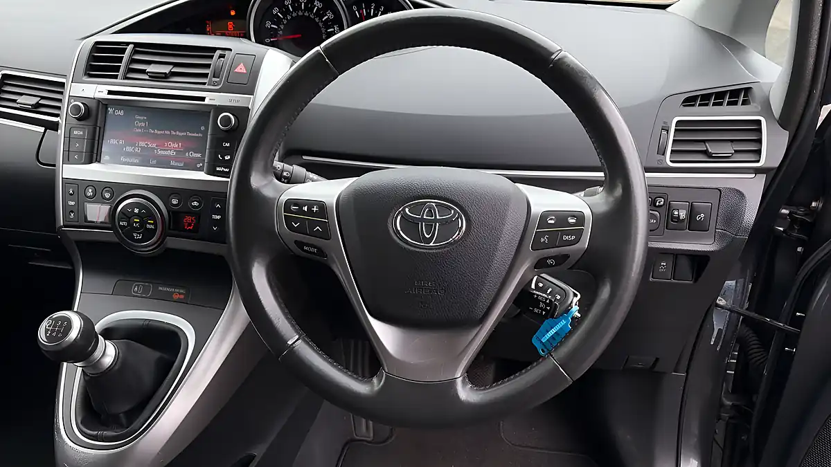 Used 2014 Toyota Verso Icon Grey - Interior and Exterior details 11