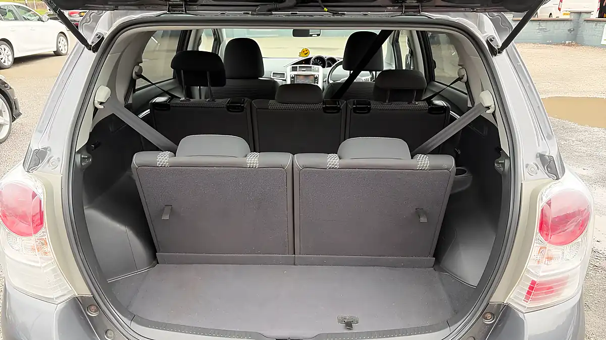 Used 2014 Toyota Verso Icon Grey - Interior and Exterior details 15