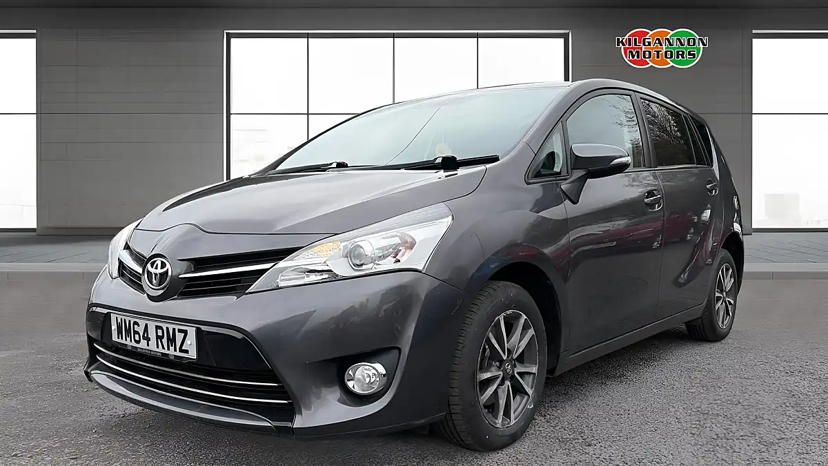 Used 2014 Toyota Verso Icon Grey - Interior and Exterior details 17