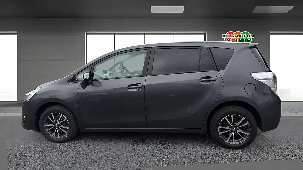 Used 2014 Toyota Verso Icon Grey - Interior and Exterior details 3