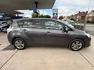 Used 2014 Toyota Verso Trend Grey - Interior and Exterior details 10