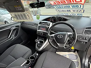 Used 2014 Toyota Verso Trend Grey - Interior and Exterior details 13