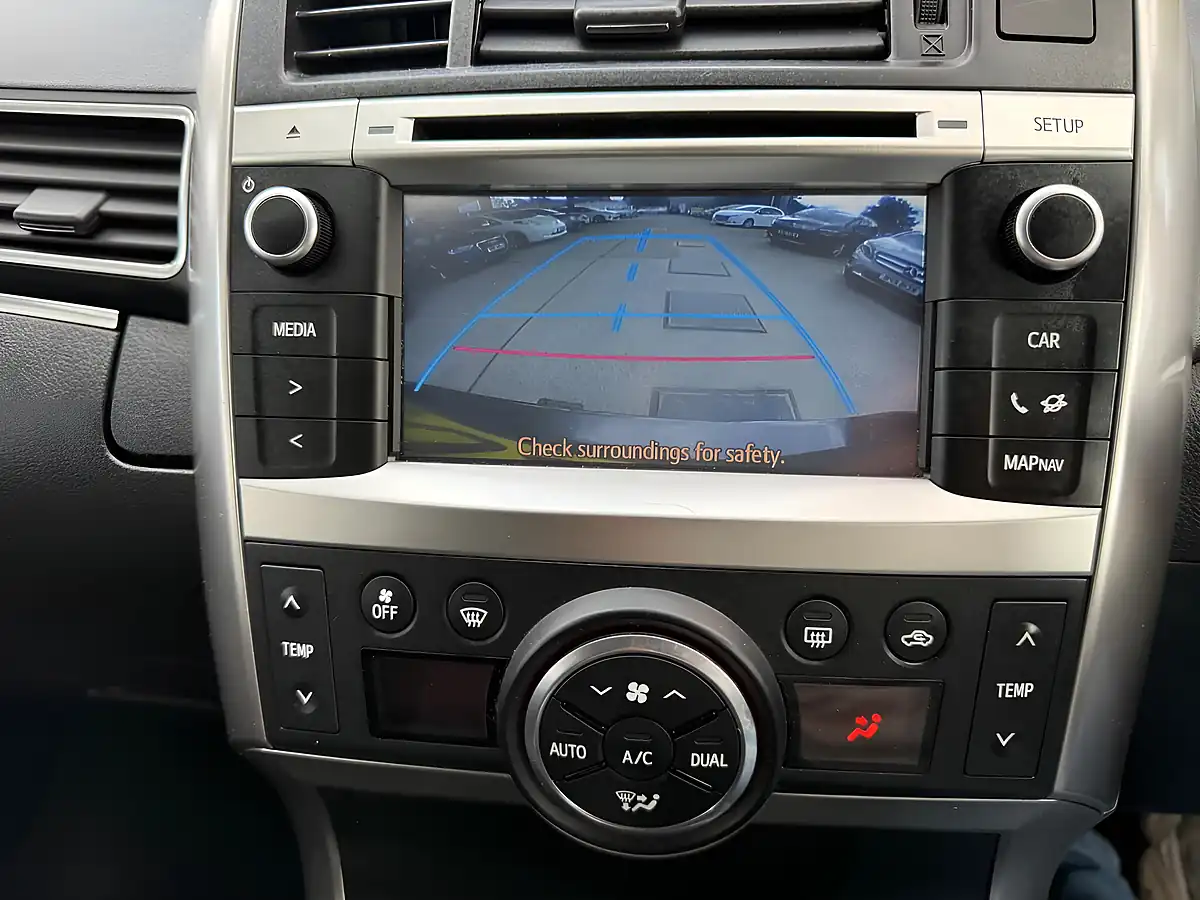 Used 2014 Toyota Verso Trend Grey - Interior and Exterior details 16