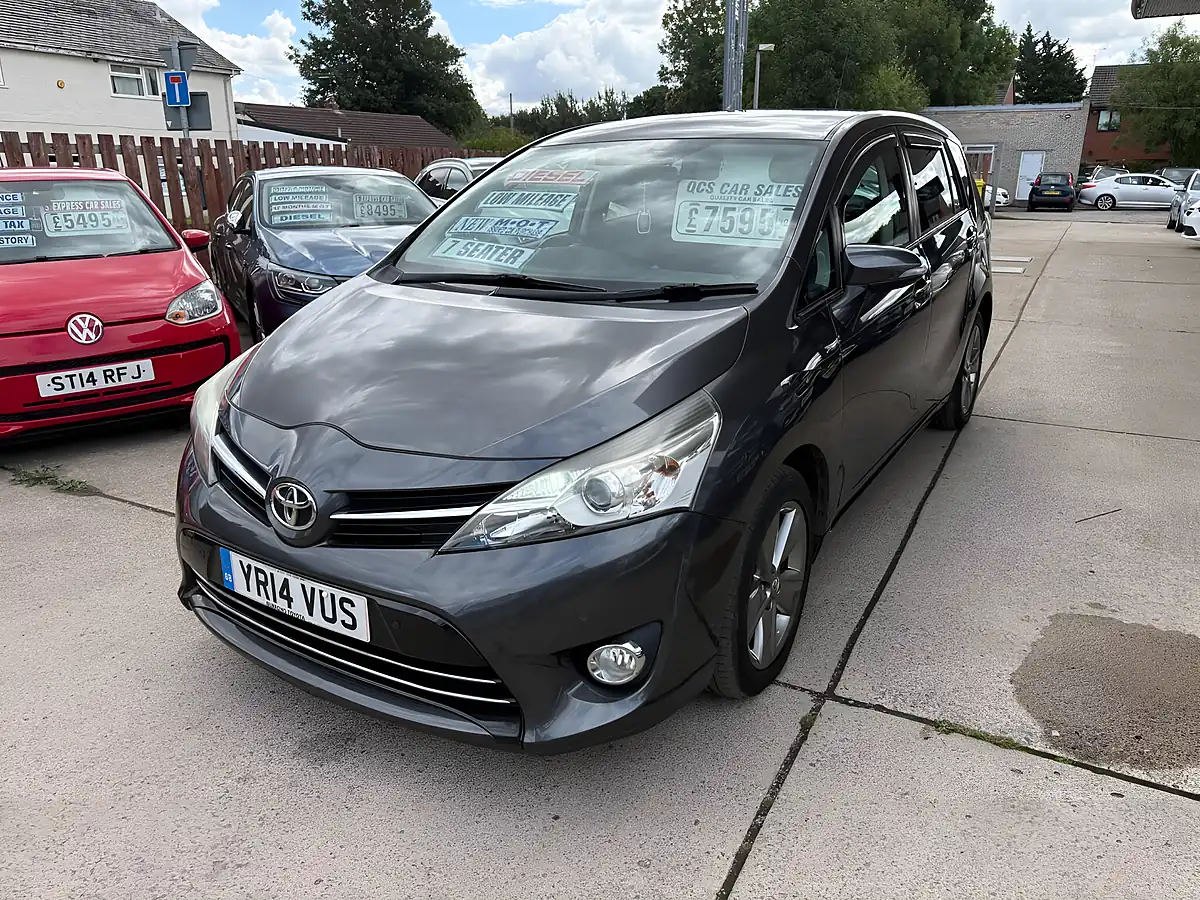 Used 2014 Toyota Verso Trend Grey - Interior and Exterior details 6