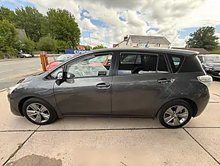 Used 2014 Toyota Verso Trend Grey - Interior and Exterior details 8