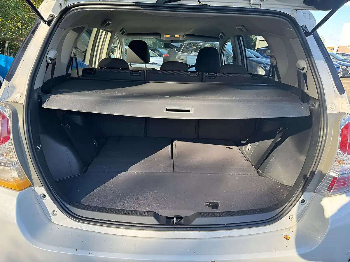 Used 2014 Toyota Verso Trend White - Interior and Exterior details 11