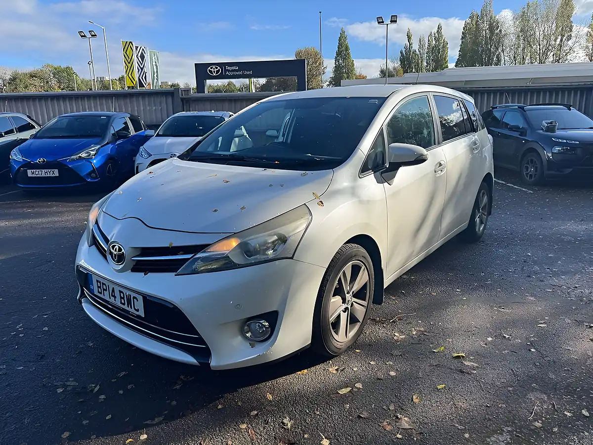 Used 2014 Toyota Verso Trend White - Interior and Exterior details 2