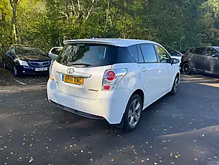 Used 2014 Toyota Verso Trend White - Interior and Exterior details 6