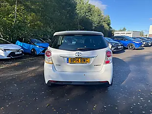 Used 2014 Toyota Verso Trend White - Interior and Exterior details 8