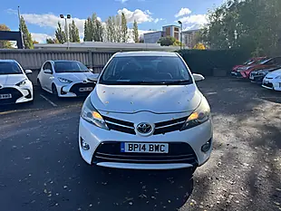 Used 2014 Toyota Verso Trend White - Interior and Exterior details 9