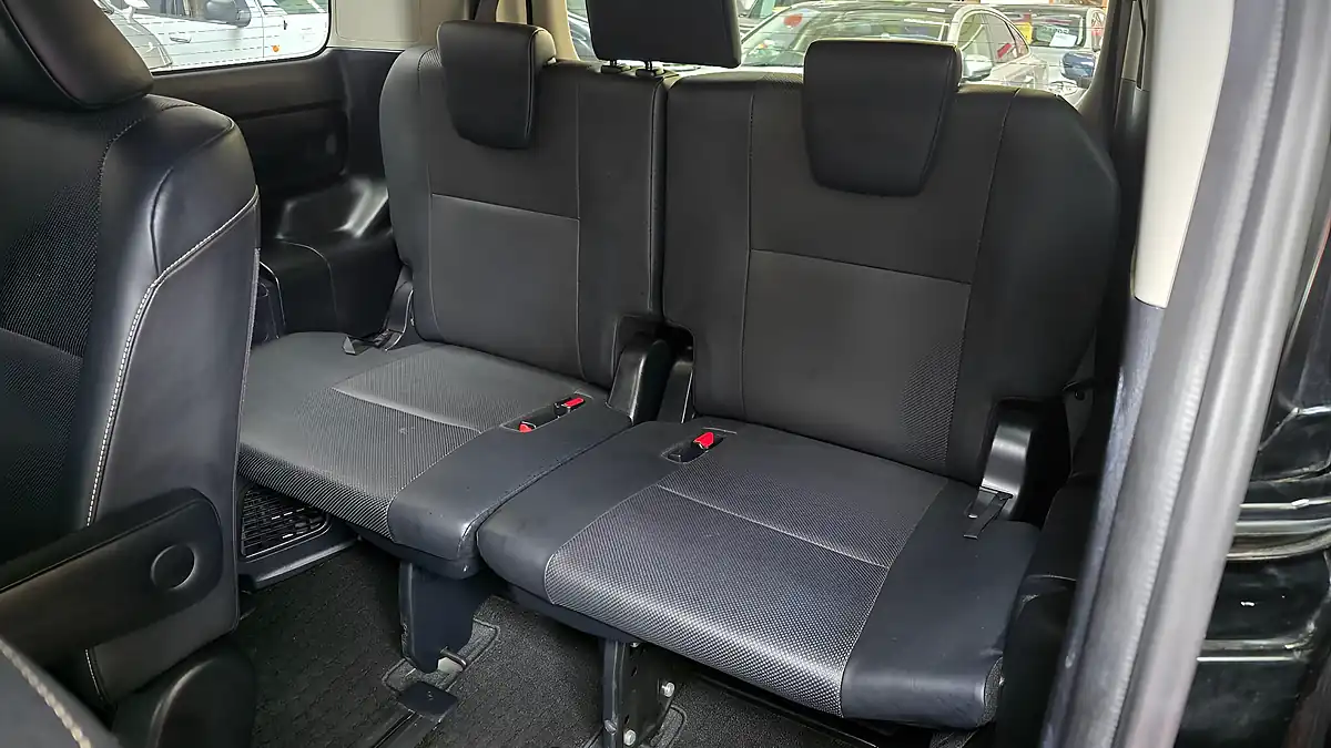 Used 2014 Toyota Voxy Esquire Black - Interior and Exterior details 13