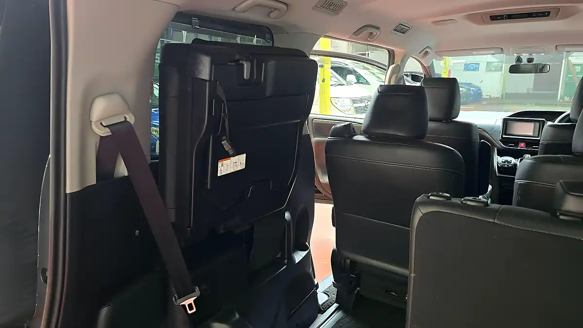 Used 2014 Toyota Voxy Esquire Black - Interior and Exterior details 16