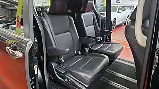 Used 2014 Toyota Voxy Esquire Black - Interior and Exterior details 5