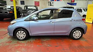 Used 2014 Toyota Yaris Blue - Interior and Exterior details 18