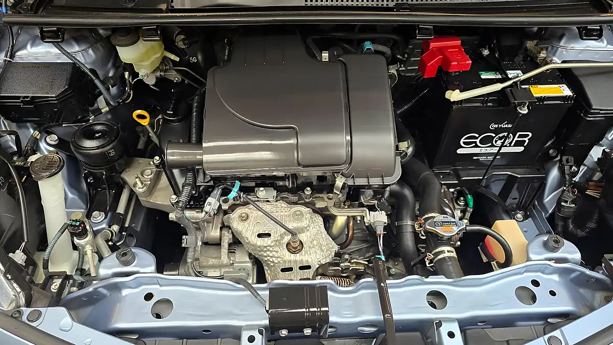 Used 2014 Toyota Yaris Blue - Interior and Exterior details 20