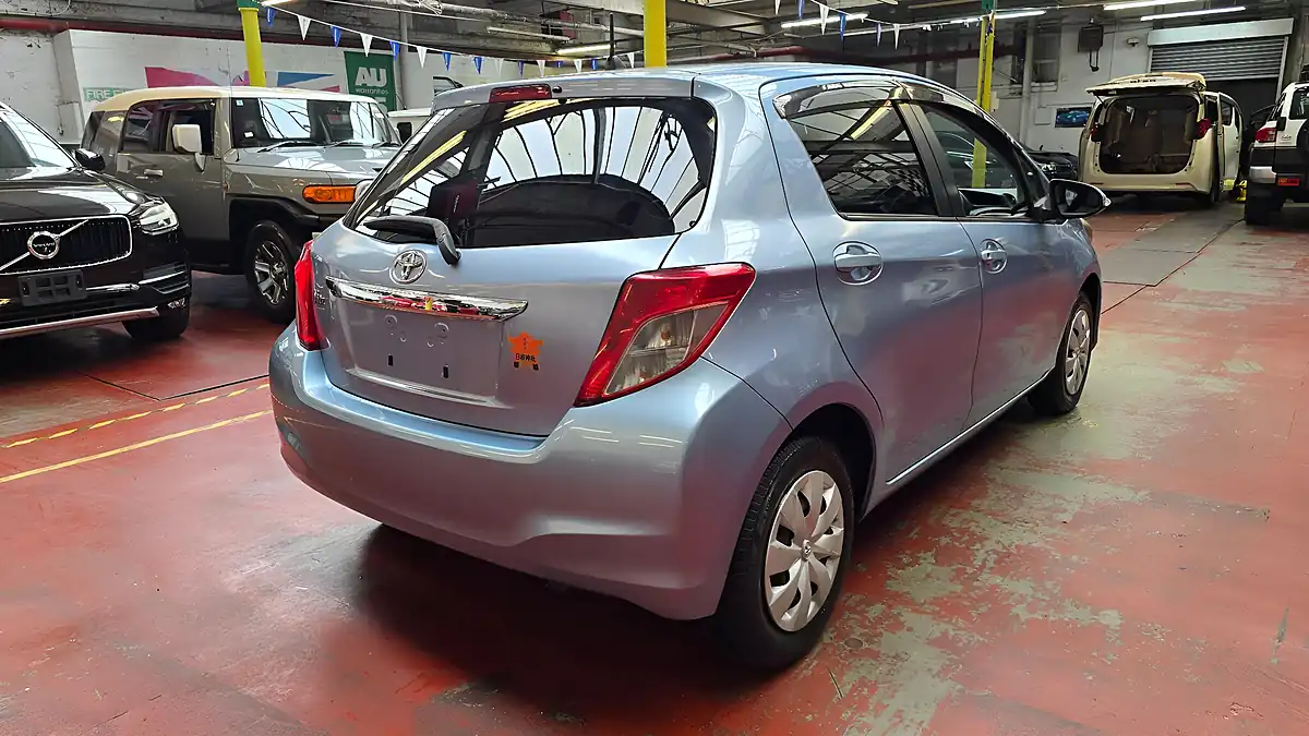 Used 2014 Toyota Yaris Blue - Interior and Exterior details 3