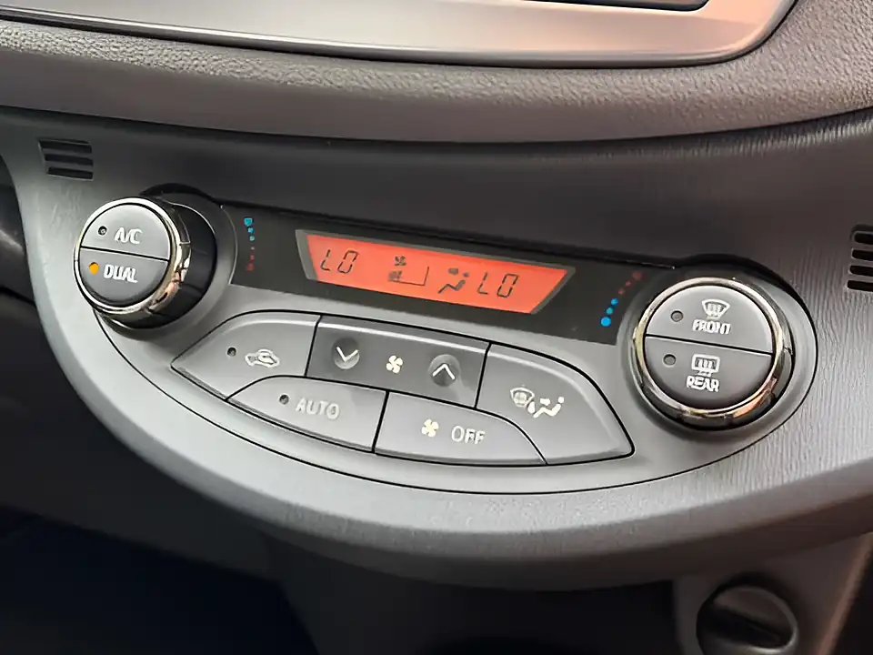 Used 2014 Toyota Yaris Icon+ Chilli Red - Interior and Exterior details 19