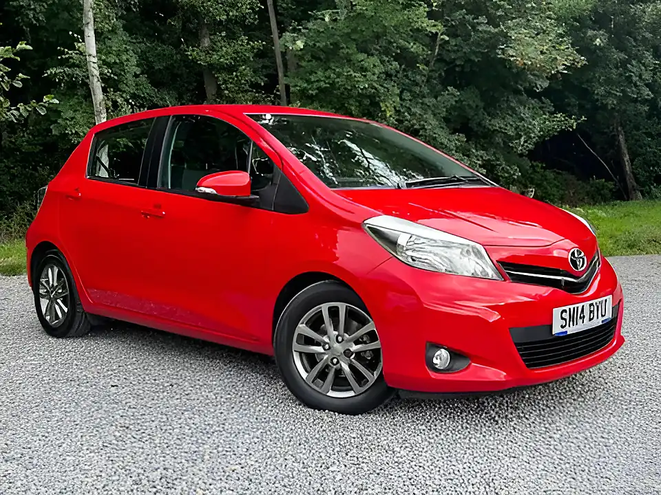 Used 2014 Toyota Yaris Icon+ Chilli Red - Interior and Exterior details 3