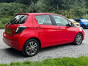 Used 2014 Toyota Yaris Icon+ Chilli Red - Interior and Exterior details 5