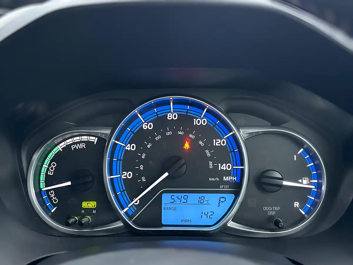 Used 2014 Toyota Yaris Icon Grey - Interior and Exterior details 11