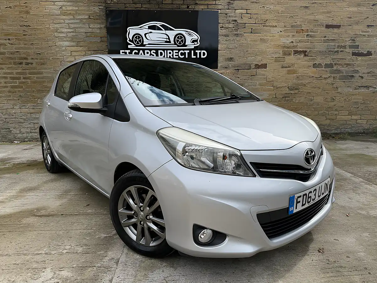 Used 2014 Toyota Yaris Icon Plus Silver - Front View