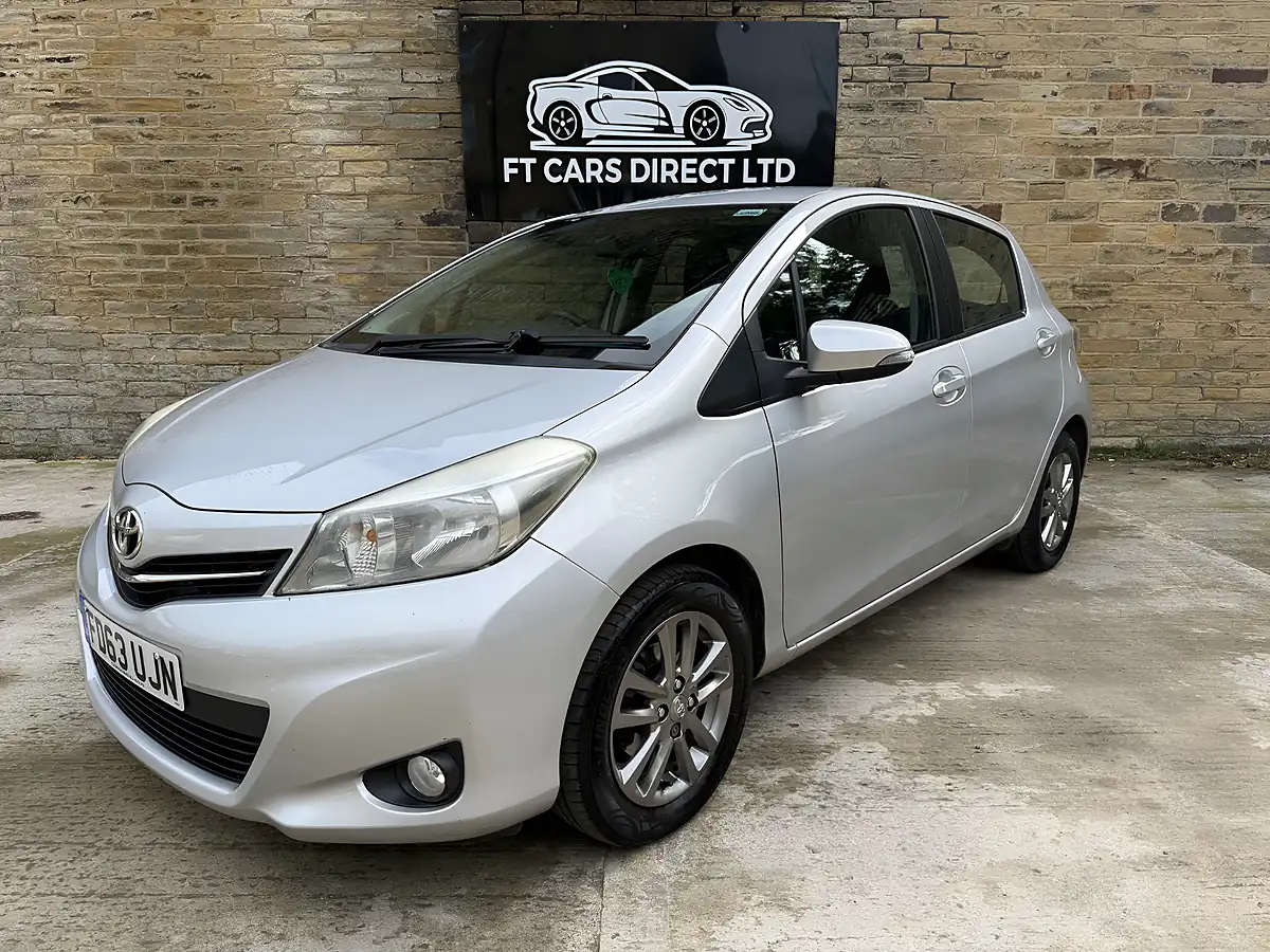 Used 2014 Toyota Yaris Icon Plus Silver - Interior and Exterior details 11