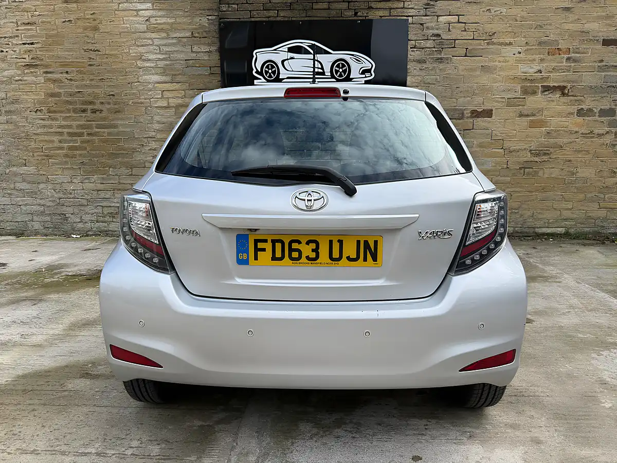 Used 2014 Toyota Yaris Icon Plus Silver - Interior and Exterior details 13