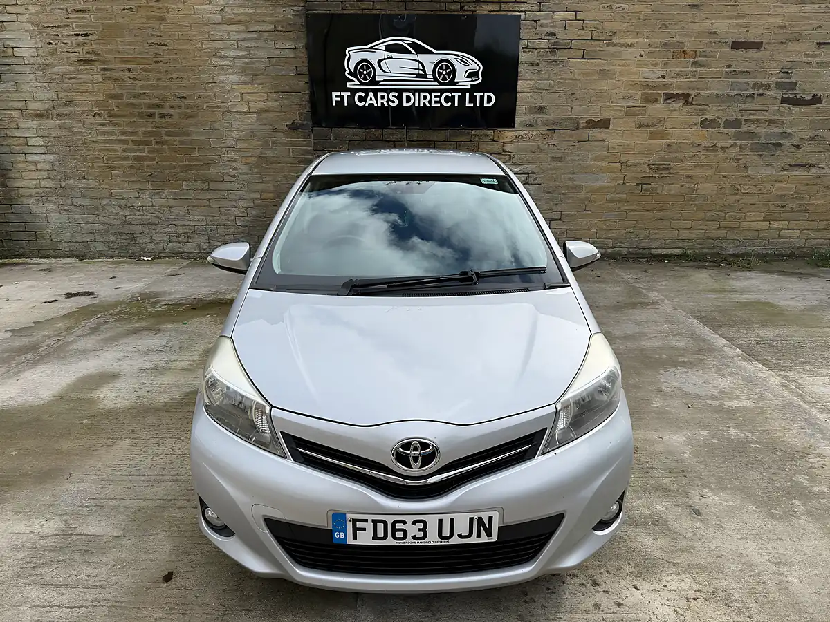 Used 2014 Toyota Yaris Icon Plus Silver - Interior and Exterior details 8
