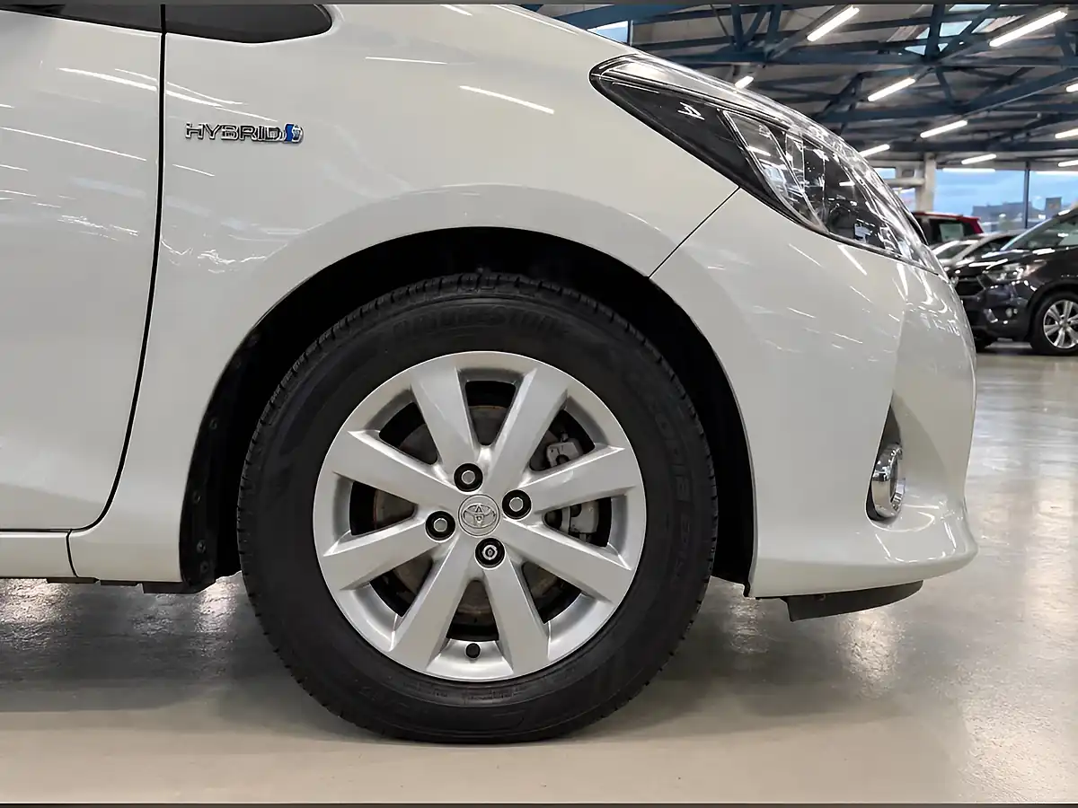 Used 2014 Toyota Yaris Icon Plus White - Interior and Exterior details 17