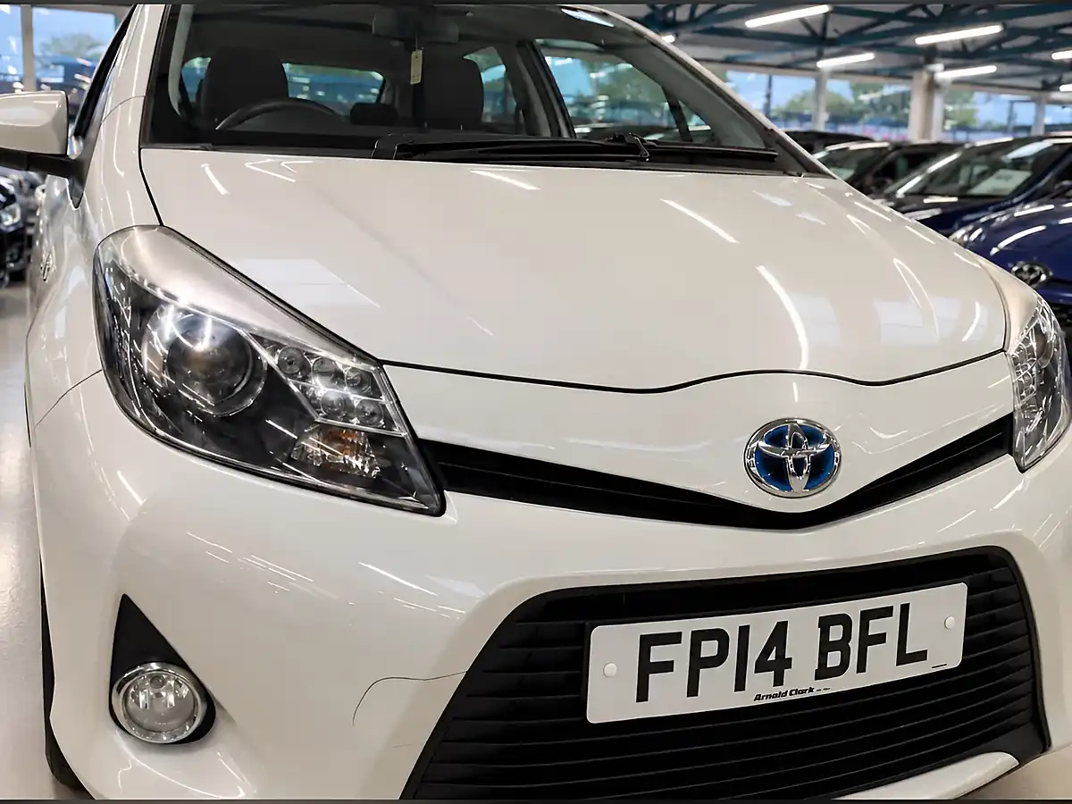Used 2014 Toyota Yaris Icon Plus White - Interior and Exterior details 19