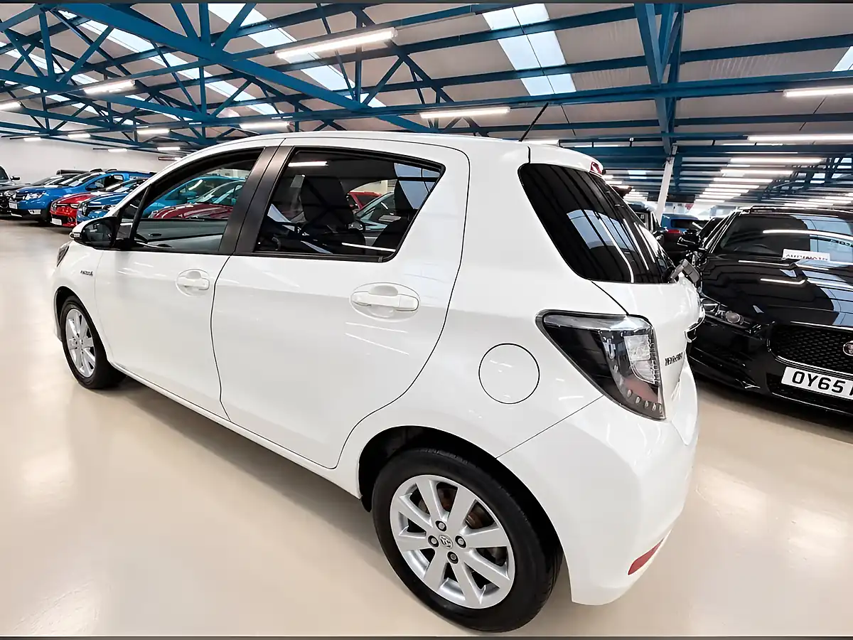 Used 2014 Toyota Yaris Icon Plus White - Interior and Exterior details 4
