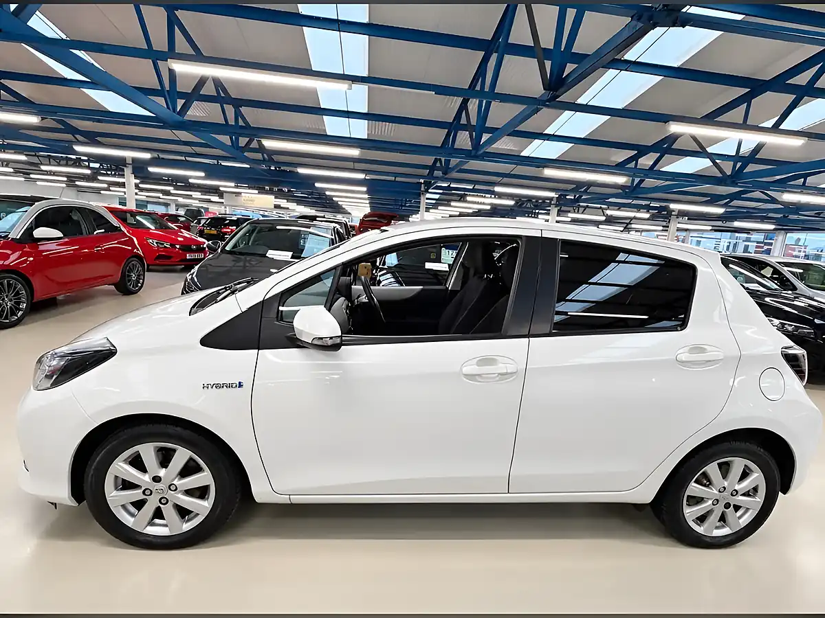 Used 2014 Toyota Yaris Icon Plus White - Interior and Exterior details 6