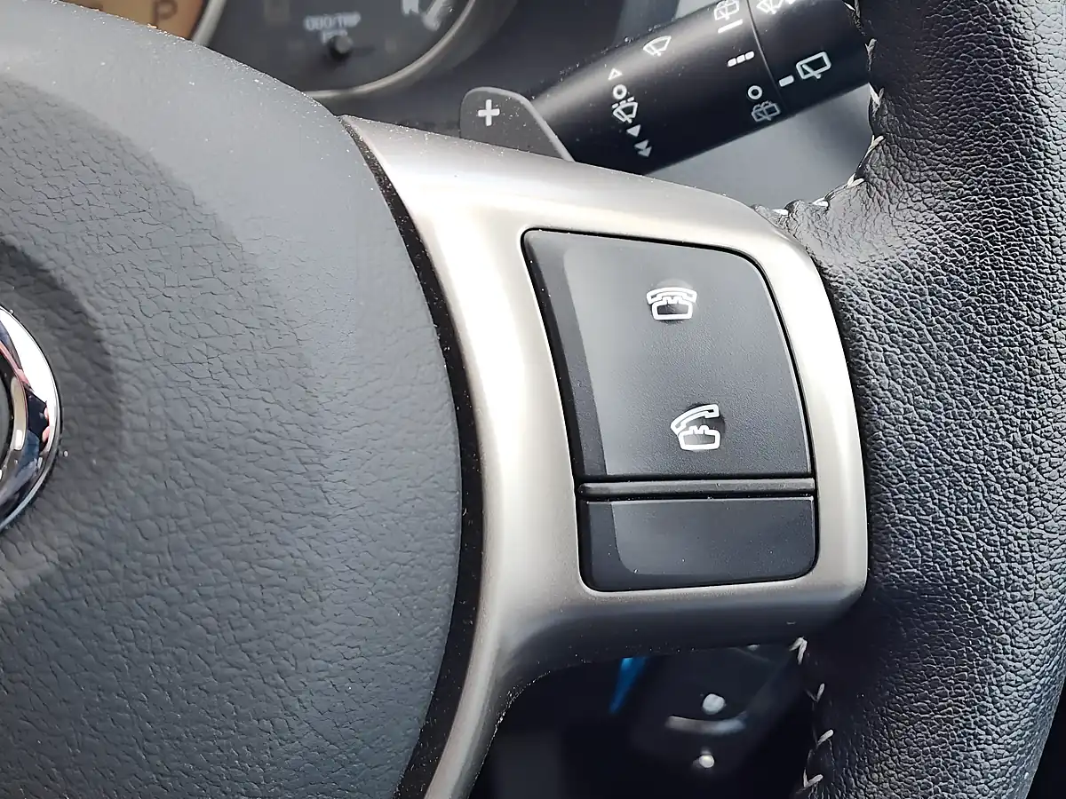 Used 2014 Toyota Yaris Icon Silver - Interior and Exterior details 16