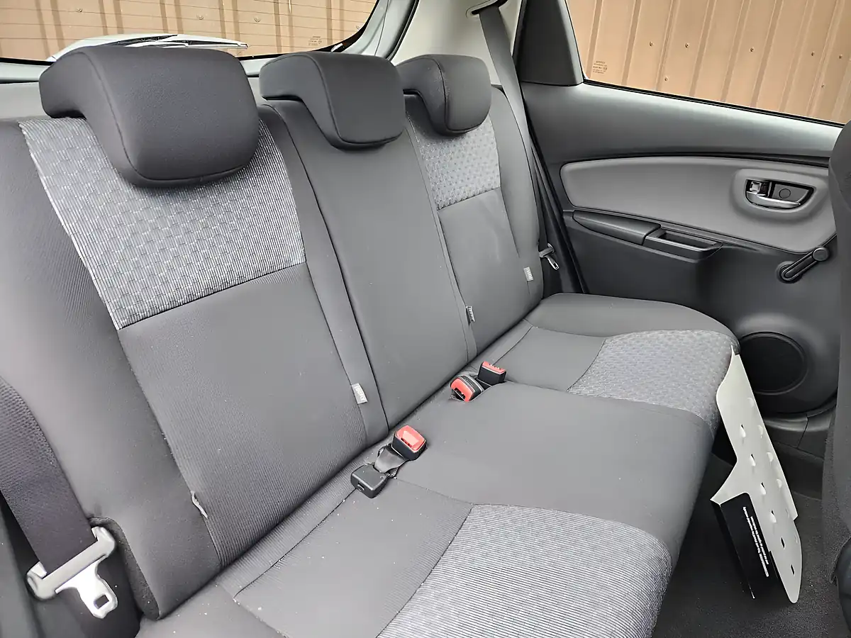 Used 2014 Toyota Yaris Icon Silver - Interior and Exterior details 17