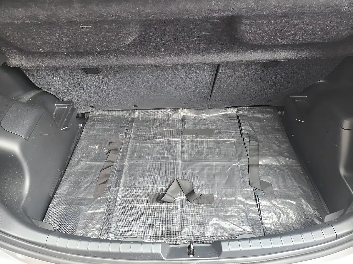 Used 2014 Toyota Yaris Icon Silver - Interior and Exterior details 18