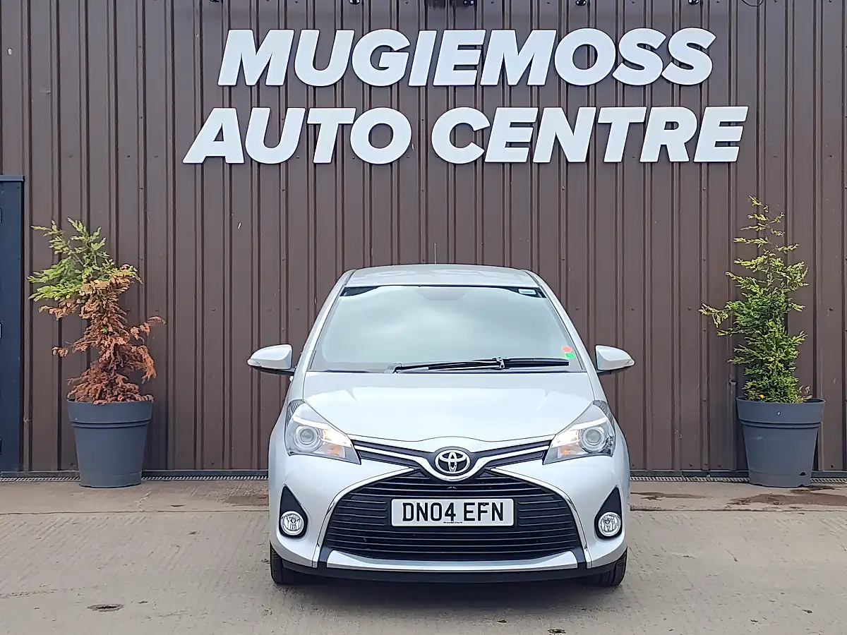 Used 2014 Toyota Yaris Icon Silver - Interior and Exterior details 3