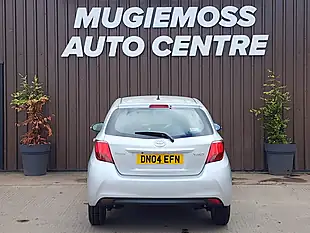 Used 2014 Toyota Yaris Icon Silver - Interior and Exterior details 5