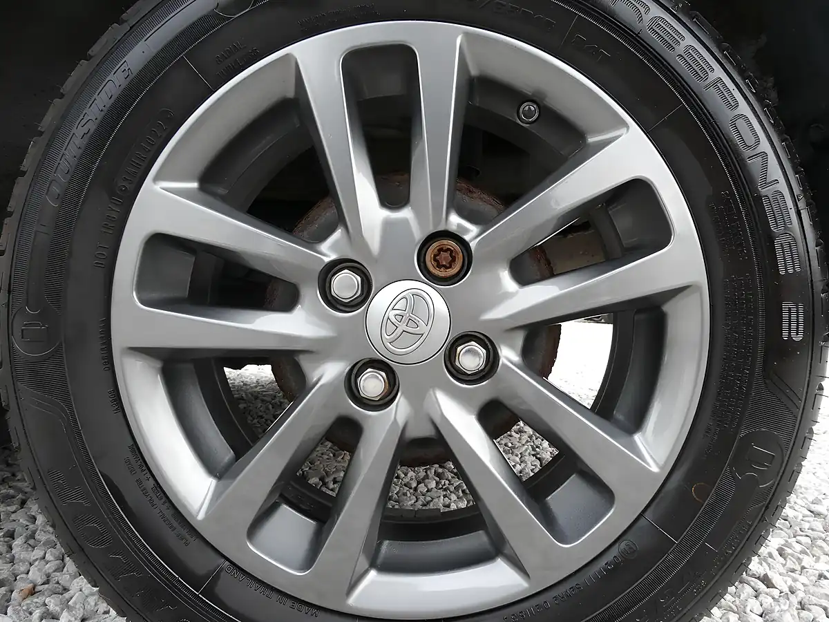 Used 2014 Toyota Yaris Icon White - Interior and Exterior details 18