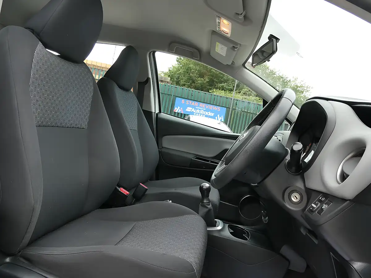 Used 2014 Toyota Yaris Icon White - Interior and Exterior details 6