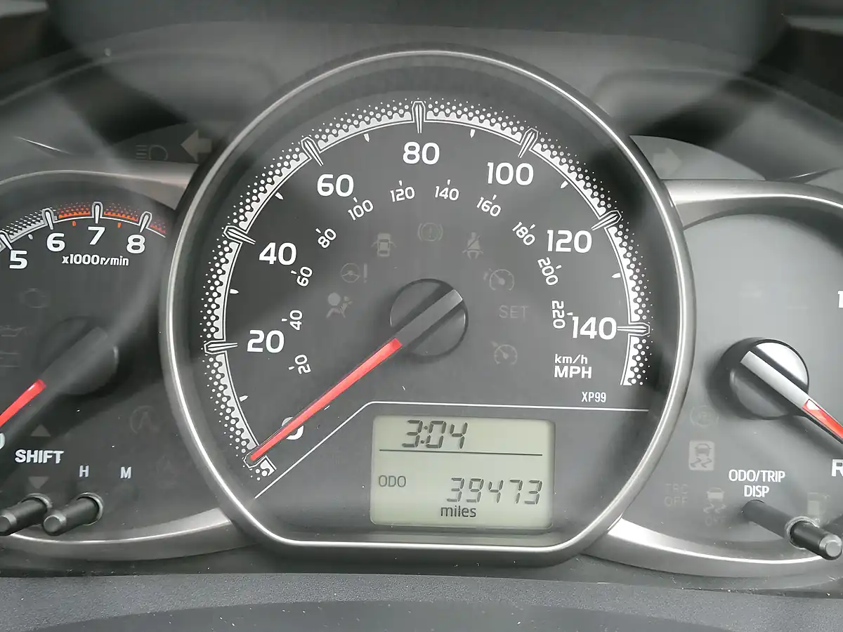 Used 2014 Toyota Yaris Icon White - Interior and Exterior details 8
