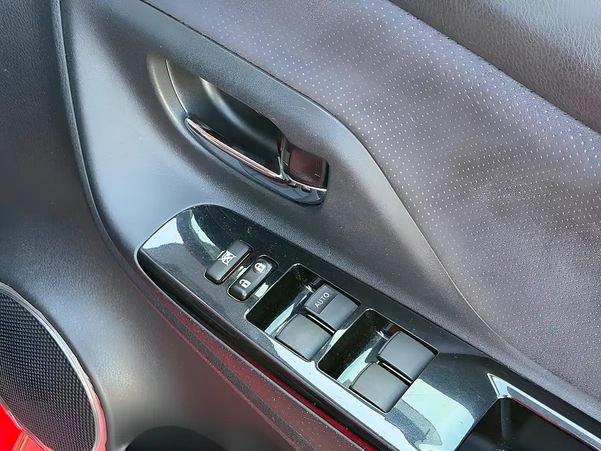 Used 2014 Toyota Yaris RS Gs Red - Interior and Exterior details 16