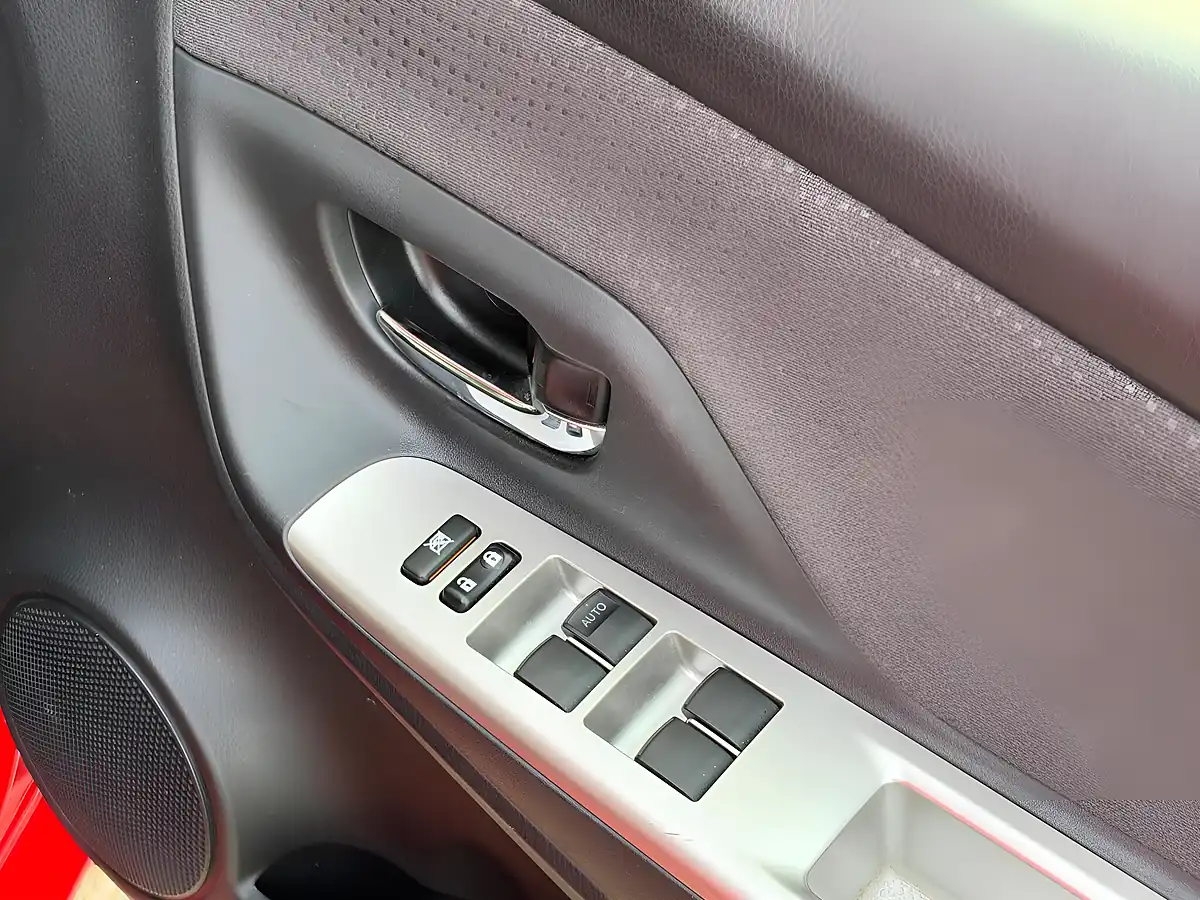 Used 2014 Toyota Yaris Tr Multidrive S Red - Interior and Exterior details 12