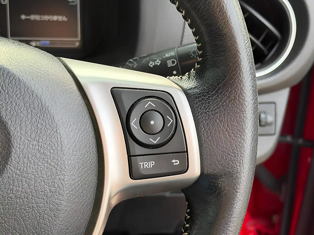 Used 2014 Toyota Yaris Tr Multidrive S Red - Interior and Exterior details 16
