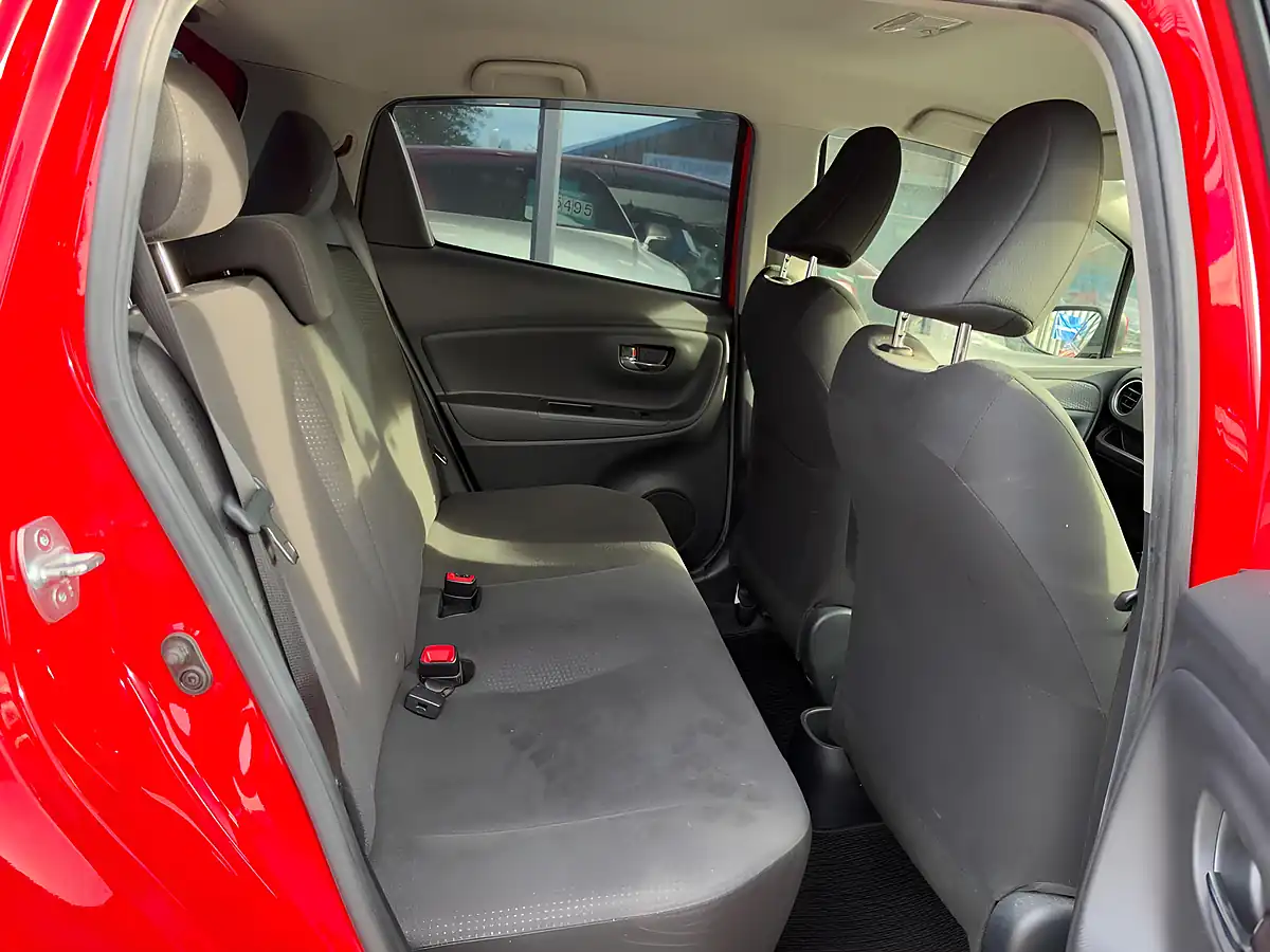 Used 2014 Toyota Yaris Tr Multidrive S Red - Interior and Exterior details 17