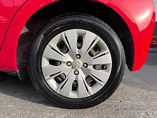 Used 2014 Toyota Yaris Tr Multidrive S Red - Interior and Exterior details 19