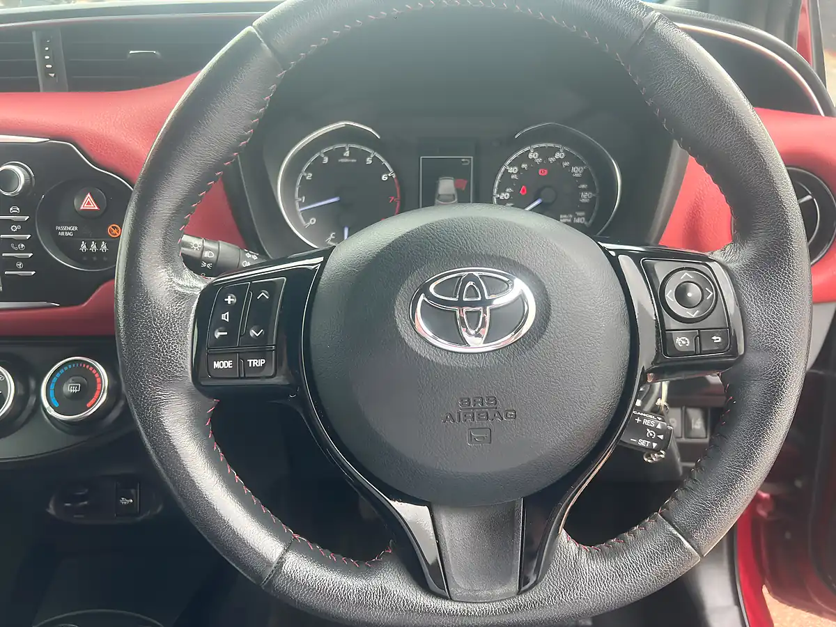 Used 2014 Toyota Yaris Trend - Interior and Exterior details 11