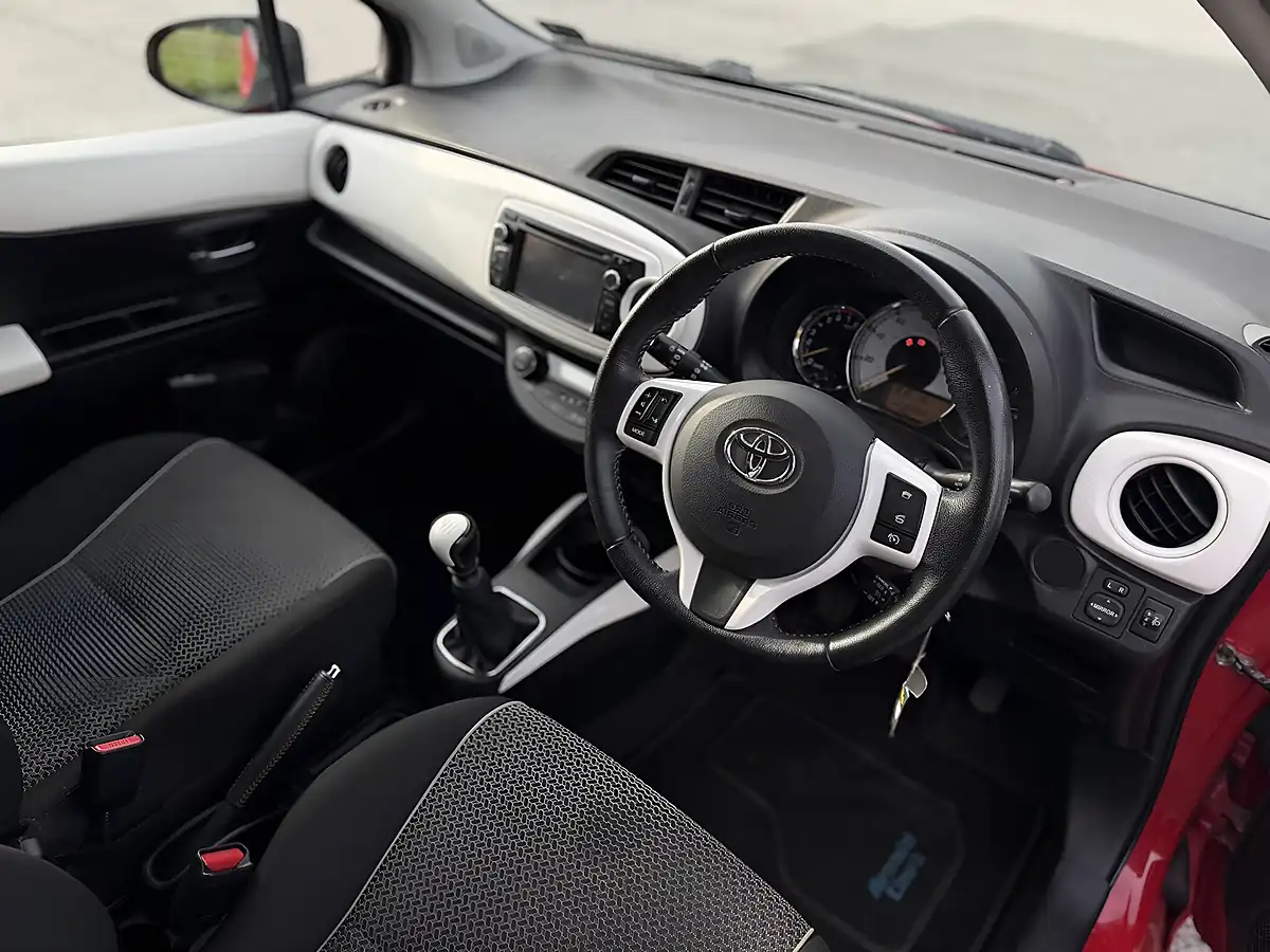 Used 2014 Toyota Yaris Trend Red - Interior and Exterior details 10